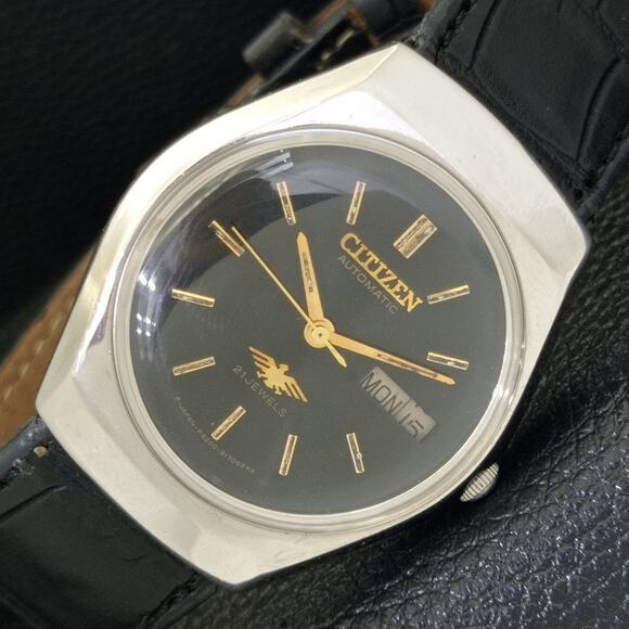 Vintage 1976 Citizen Automatic Mens Silver Watch W/daydate & Gold accents